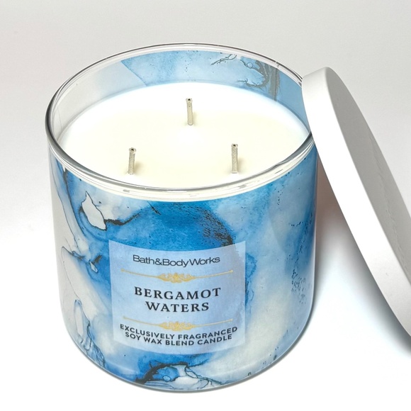 BERGAMOT WATERS 3-Wick Candle - Picture 2 of 3